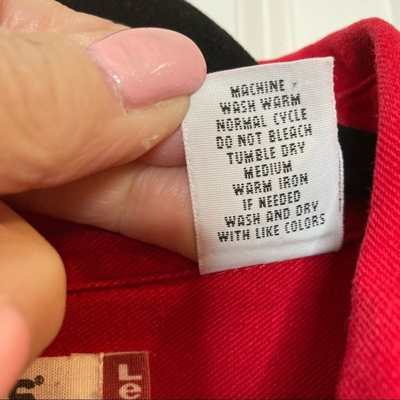 Levi’s Red Long Sleeve Button Up Shirt - Picture 10 of 10